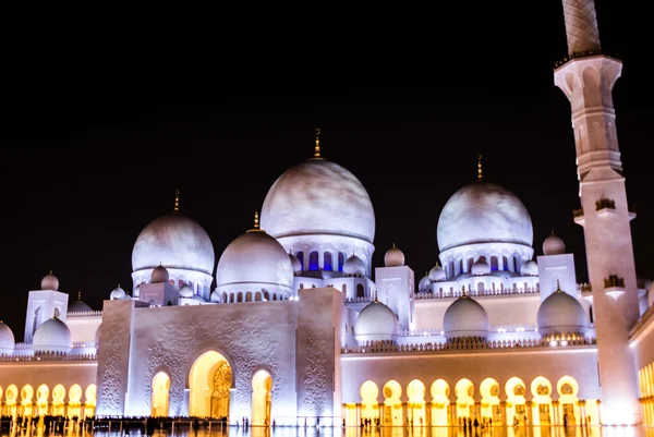 Abu Dhabi Sheikh Zayed Mosque at Night — Stock Photo, Image