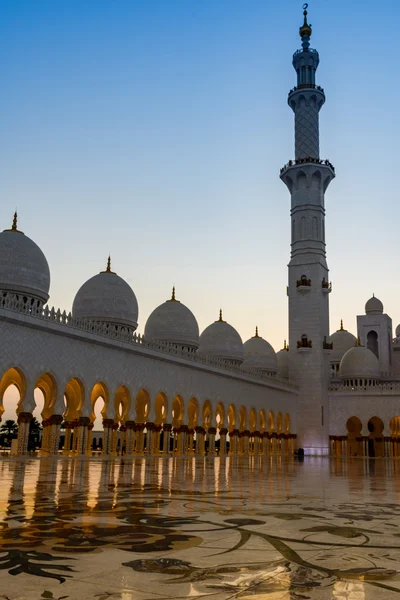Abu Dhabi Sheikh Zayed Mosque — Stock Photo, Image