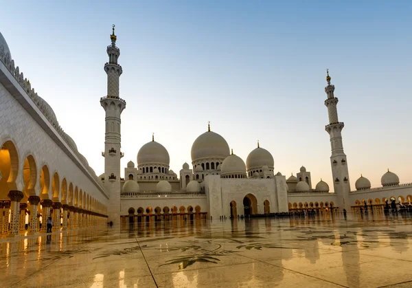 Abu dhabi sheikh zayed moskee — Stockfoto