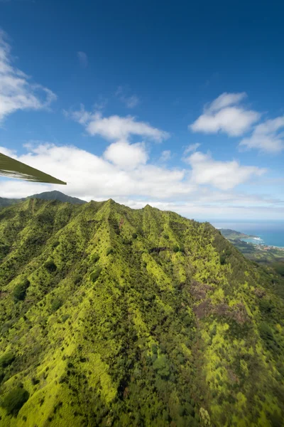 Montañas Kauai en la paradisíaca isla tropical de Kauai, Hawai —  Fotos de Stock