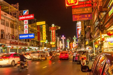 Bangkok - 4 Ocak: Yaowarat Road, gece China Town. T