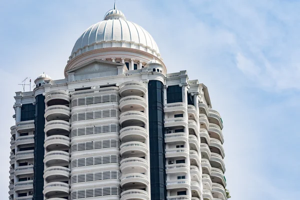 B マンション バンコク近代的なオフィスビル群の空撮 — ストック写真