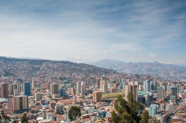 La Paz, Bolivya Illimani th içinde yükselen dağ ile Cityscape