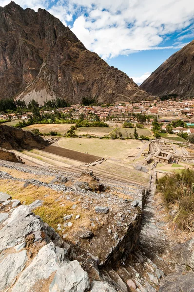 Terrazas de Pisac en el valle de Urubamba cerca de Cusco (Perú) ) — Foto de Stock