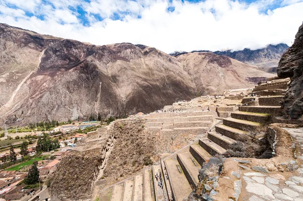 Terrazas de Pisac en el valle de Urubamba cerca de Cusco (Perú) ) — Foto de Stock