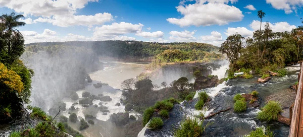 Vue panoramique des cascades d'Iguazu en Argentine — Photo