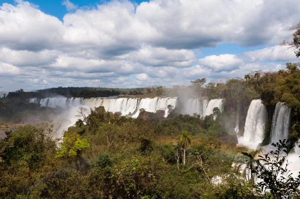 Vue panoramique des cascades d'Iguazu en Argentine — Photo