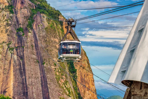 Cable Car Coming Sugar Loaf Mountain Mount Urca Rio Janeiro — 图库照片