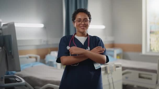 Ziekenhuisafdeling Dokter Verpleegster Portret — Stockvideo