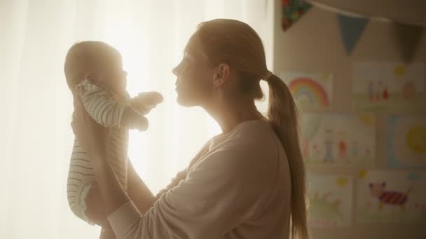 Mother Plays with Newborn Baby — Stock Video