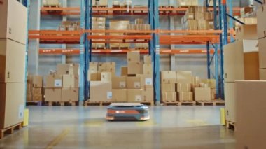 Depoda çalışan VFX Otomatik Taşıma Robotları