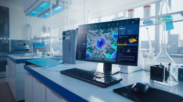 Modern Medical Research Laboratory with Computer Showing Virus Genome Research Software. Scientific Laboratory Biotechnology Development Center Full of High-Tech Equipment. — Stock Photo, Image