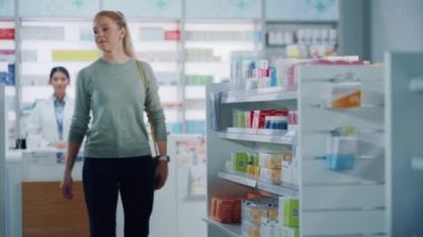 Eczanedeki Kadın Müşteri