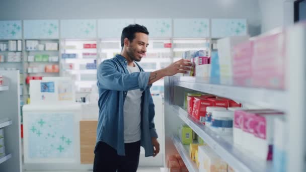 Pelanggan di Farmasi — Stok Video