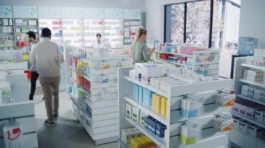 Eczacı ve Costumers ile eczane