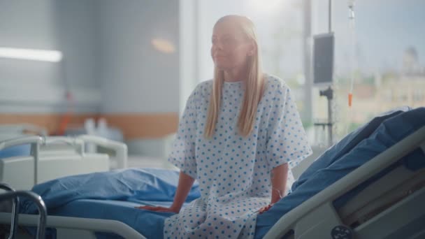 Hospital Ward Paciente Feminina Saudável — Vídeo de Stock