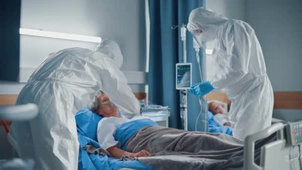 Hospital Ward Quarentena Coverall Médicos — Vídeo de Stock