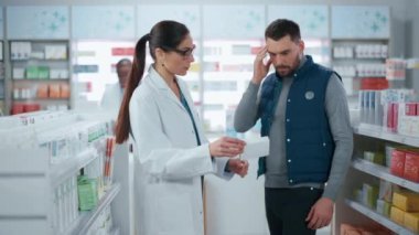 Eczacı ve Müşteri Eczanesi