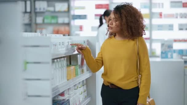 Farmacia cliente femminile — Video Stock