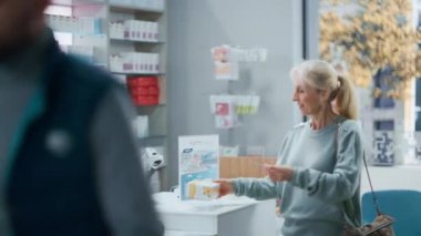 Eczacı kasiyer, müşteri hizmetleri.