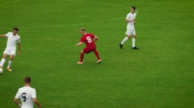 Futbol Oyuncuları Takımı 'nın Panoramik Vuruşu Top Pas Oynayarak Rakiplerin Etkin Saldırı Hedefleri