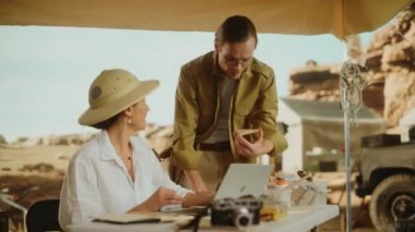 İki Arkeolog Konuşuyor