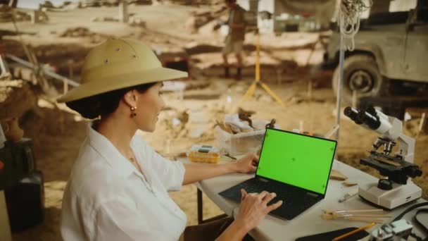 Archaelogist Green Screen Laptop — Stock Video