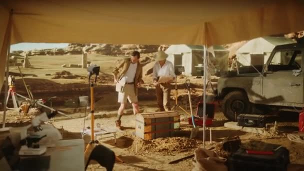 Archaelogical Digging Site Archeologists — Stok Video