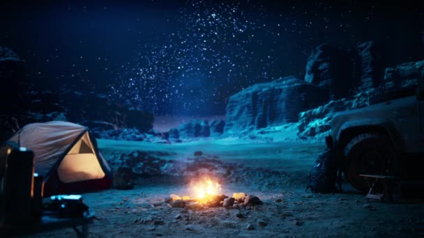 People Camping at Night in the Canyon — Vídeo de Stock