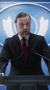 Dikey Görüntü Siyasi Parti Sözcüsü Basın Konferansı düzenledi
