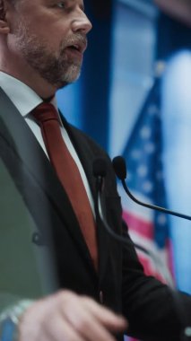 Dikey Görüntü Siyasi Parti Sözcüsü Basın Konferansı düzenledi