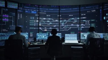Monitör Odasında Çalışan Uzmanlar