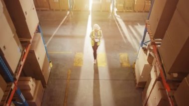 Büyük Depo 'da İşçi Takımıyla Yükseltilmiş