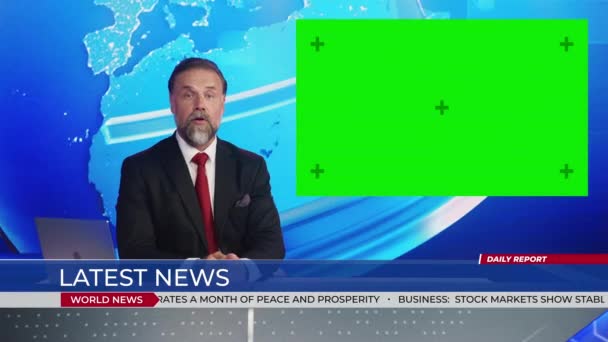 News Studio Anchor Talking Green Screen Placeholder — Stock video