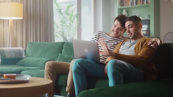 Gay Couple Using Laptop at Home — Stock Video