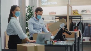 Giyim Mağazası Satış Tezgahı