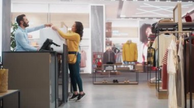 Giyim Mağazası Satış Tezgahı