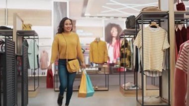 Mağazadaki Mutlu Müşterinin Portresi