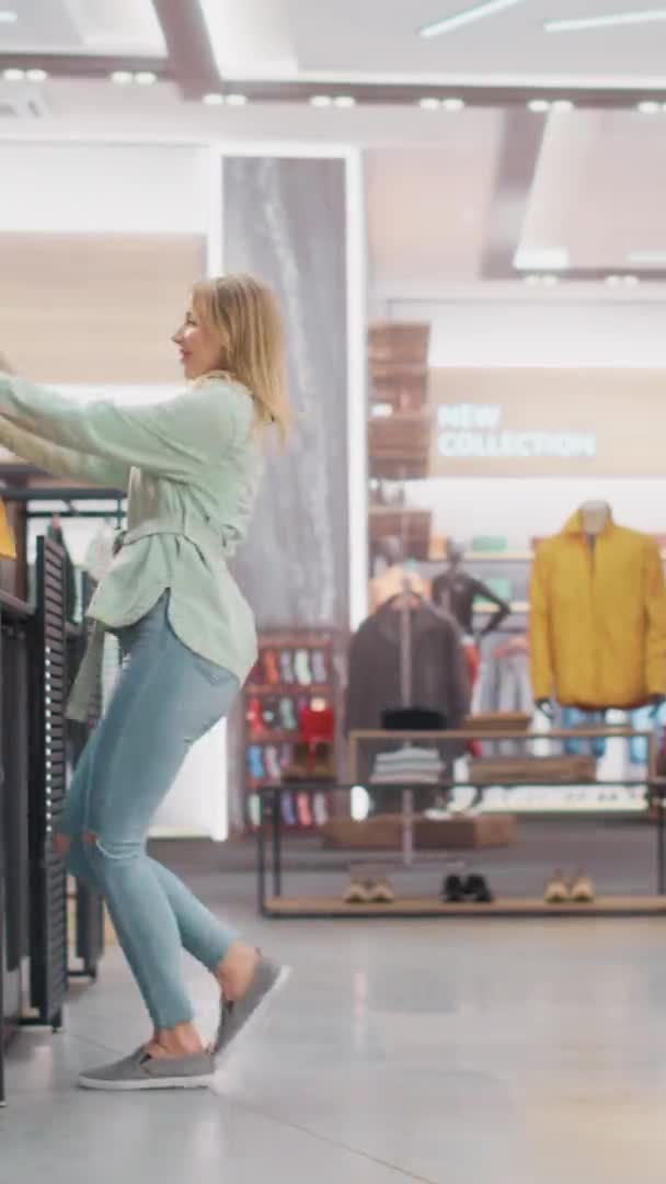 Vertical Portrait of Happy Customer in Department Store — Stock Video