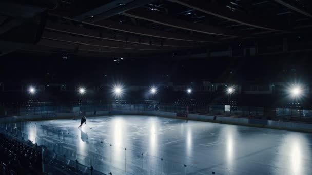 Ausbildung zum Eishockeyspieler — Stockvideo