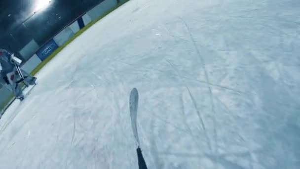 Obiettivo di hockey su ghiaccio POV — Video Stock