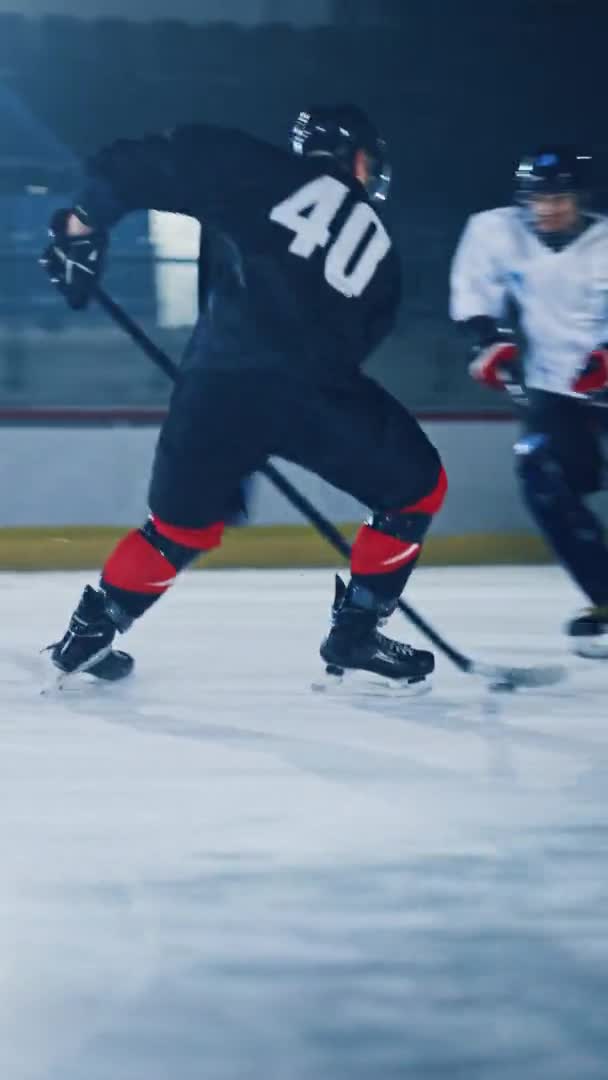 Pionowy ekran drużyny hokejowej na lodzie Attack — Wideo stockowe