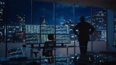 ofiste çalışma gece işadamı