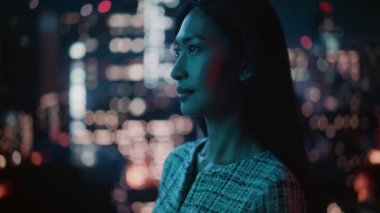 Asyalı Kadın Gece Portresi Şehri