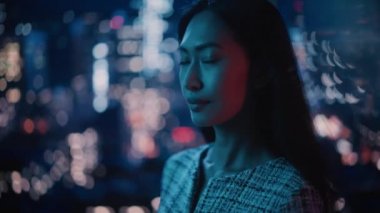 Asyalı Kadın Gece Portresi Şehri