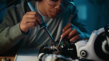 Liseli Kız Lehim Bilimi Projesi