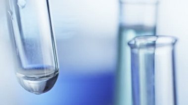 Tüp laboratuvarda dolu