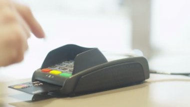 Deposundaki Pin ile kredi kartı Terminal kullanarak