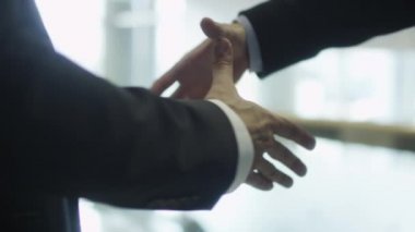 karşılıklı iki işadamları arasında