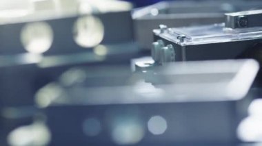 Fabrika el ile derlemede